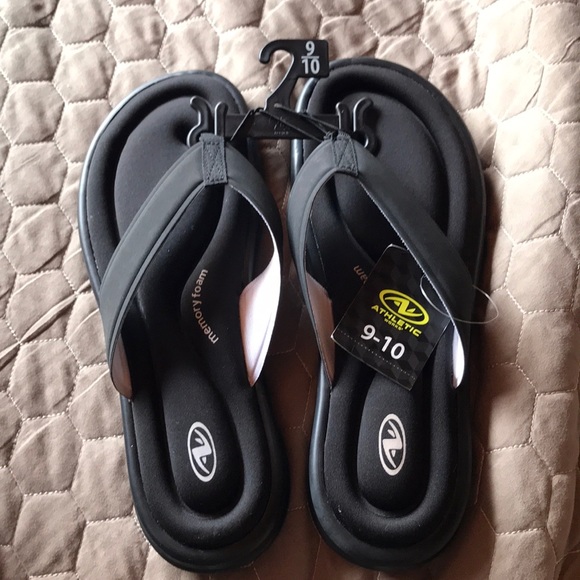 athletic works women's memory foam thong sandal
